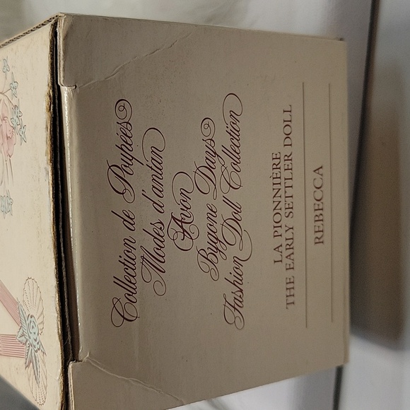 3/$25 Avon Vintage The Early Settler Doll - Picture 4 of 4